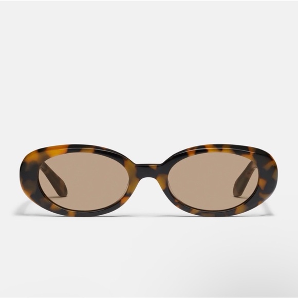 Quay Australia Accessories - QUAY FELT CUTE Tortoise Shell Oval Sunglasses Pebble
Tortoise Frame / Tan Lens